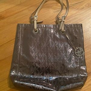 Michael kors grey metallic shoulder bag